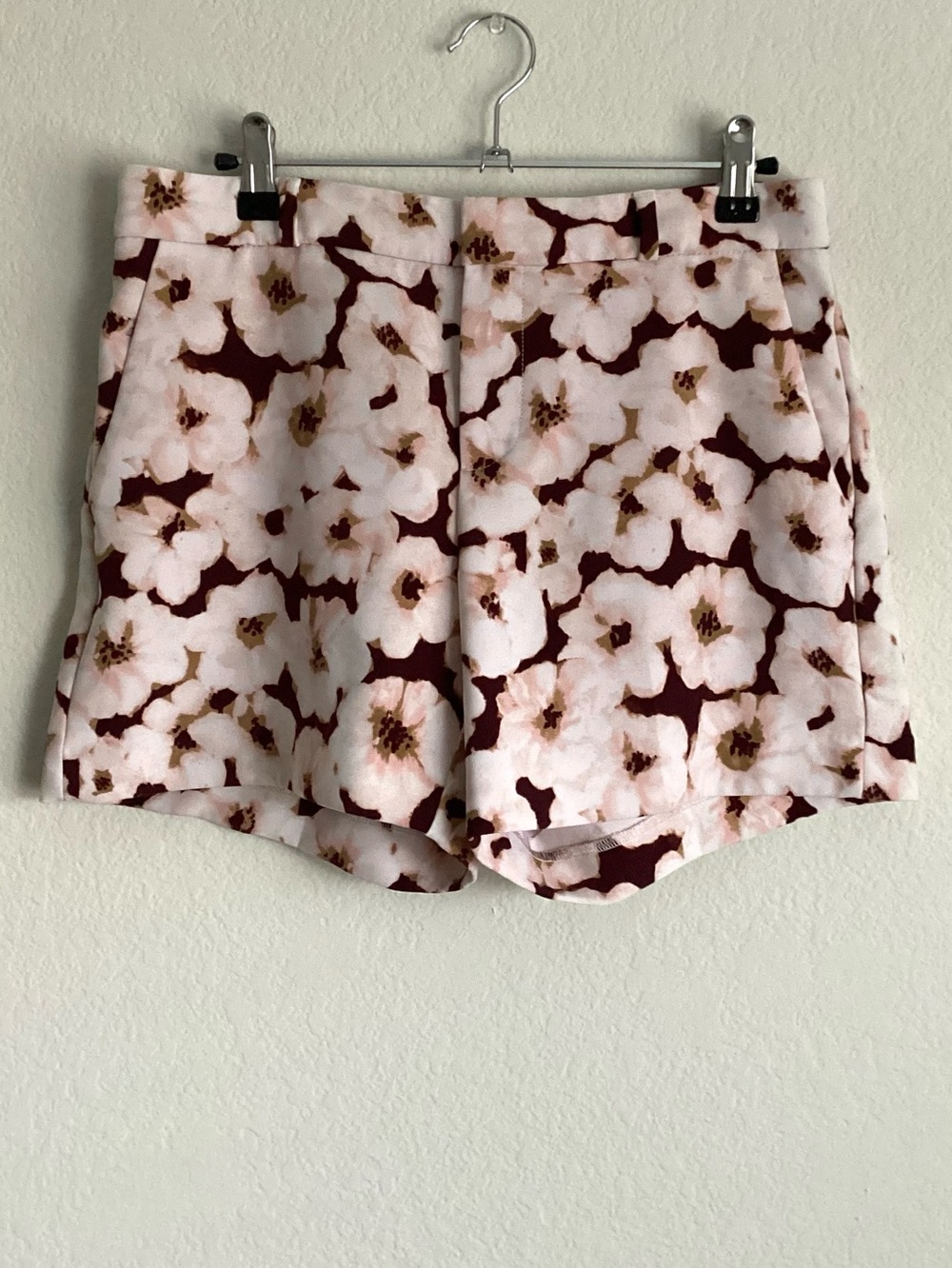 \Banana Republic\ Floral Patterned Shorts